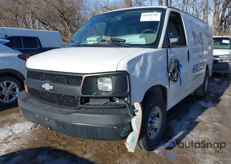 2015 Chevrolet Express 2500 Work Van z USA, uszkodzony, nr VIN 1GCWGFCF1F1277882